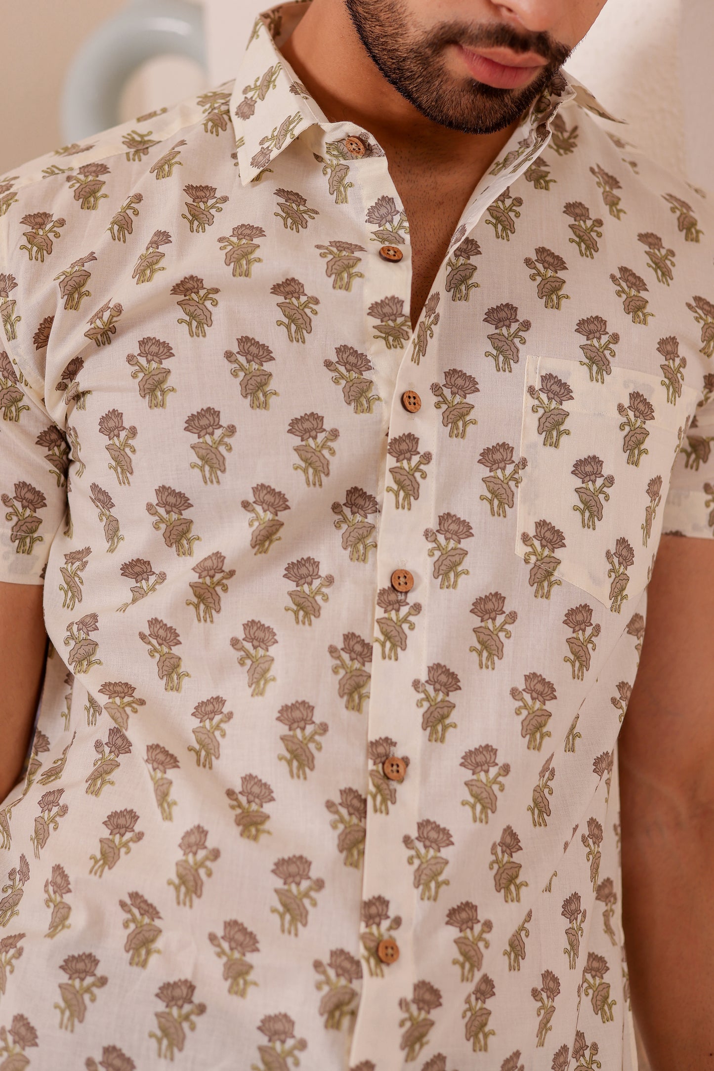 100% cotton Half Sleeve Shirt for Men in Subtle Print