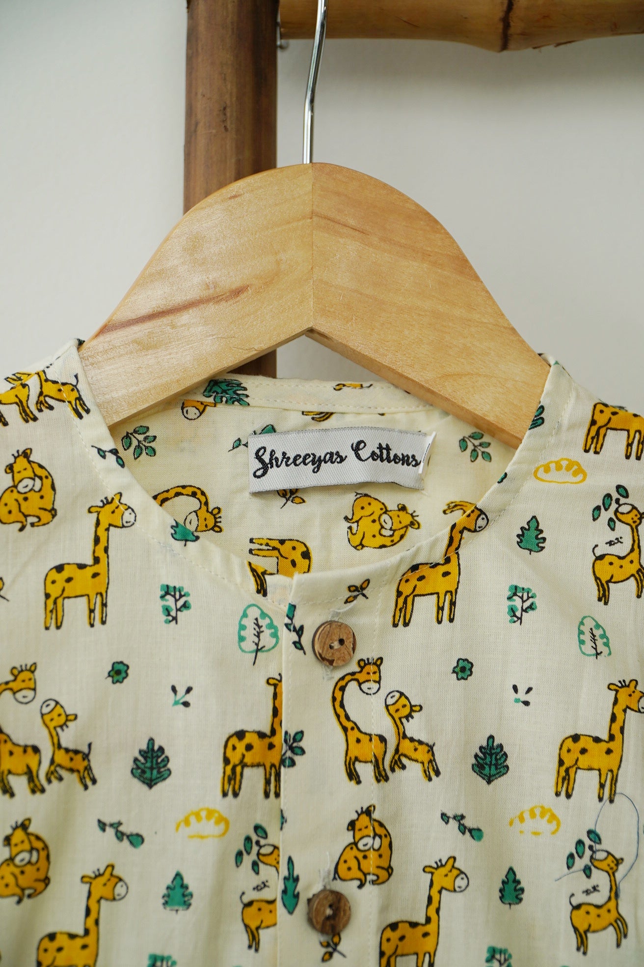 Tall Tales – Giffy Giraffe Boys' Shirt
