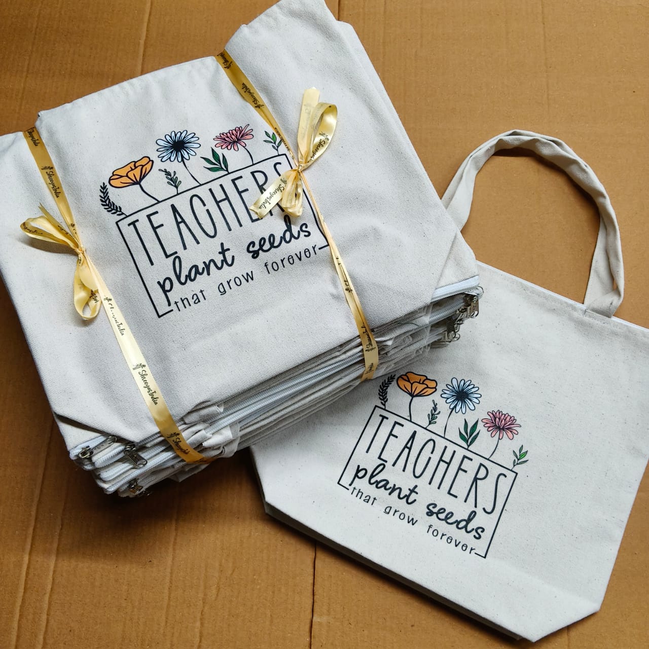 Canvas totes