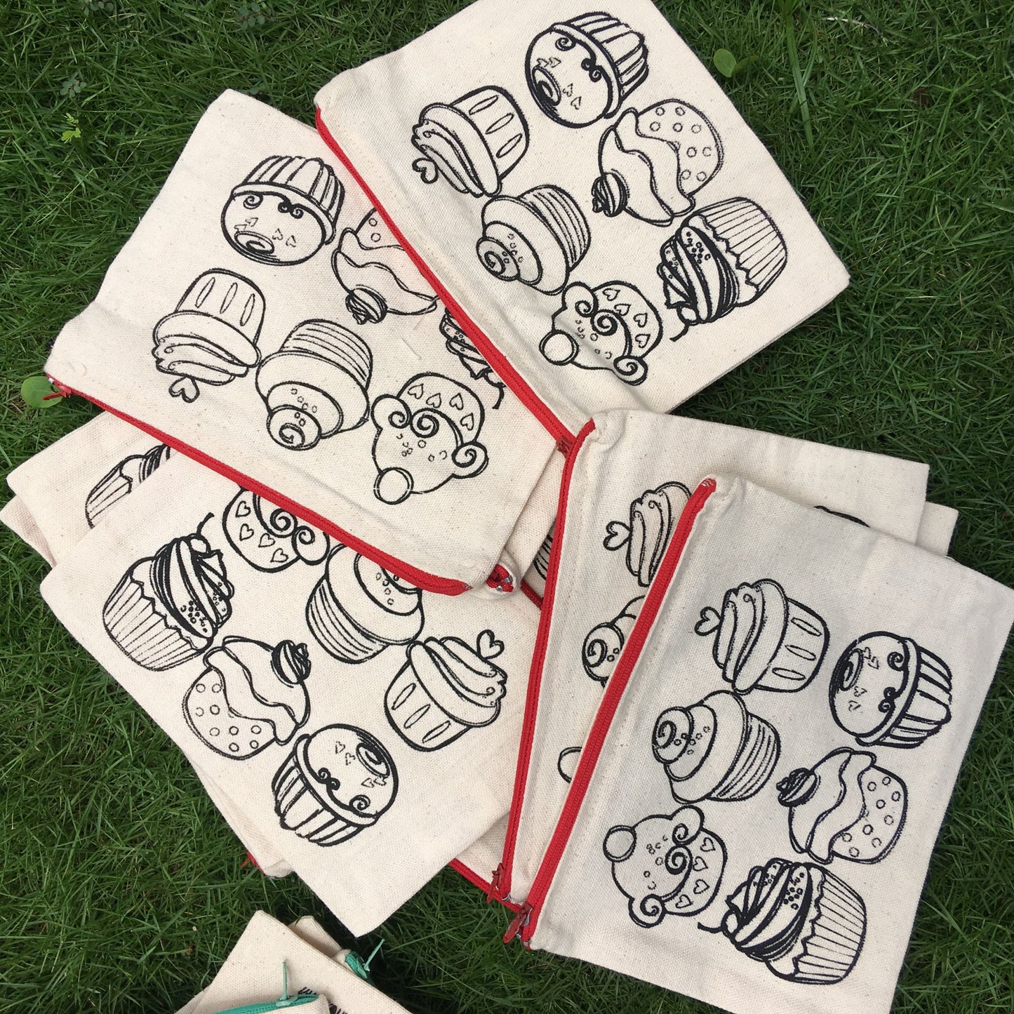 Eco-Friendly Natural Cotton Canvas DIY Pouches: Sustainable, Stylish, and Versatile (Pack of 12/30)