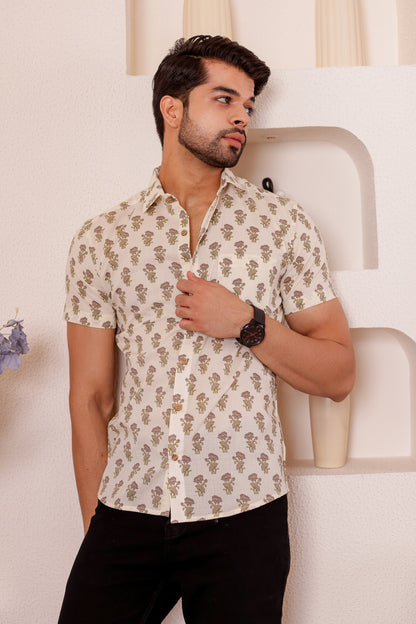 100% cotton Half Sleeve Shirt for Men in Subtle Print