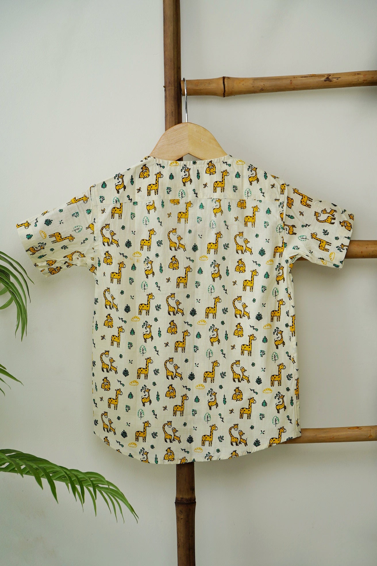Tall Tales – Giffy Giraffe Boys' Shirt
