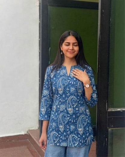 Blue paisley short kurti